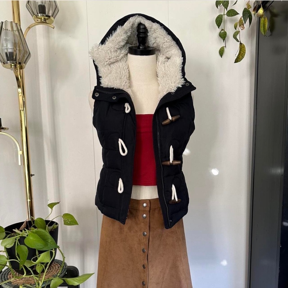 Abercrombie & Fitch Navy Puffer Vest Hooded Toggle Faux Fur Lining Small